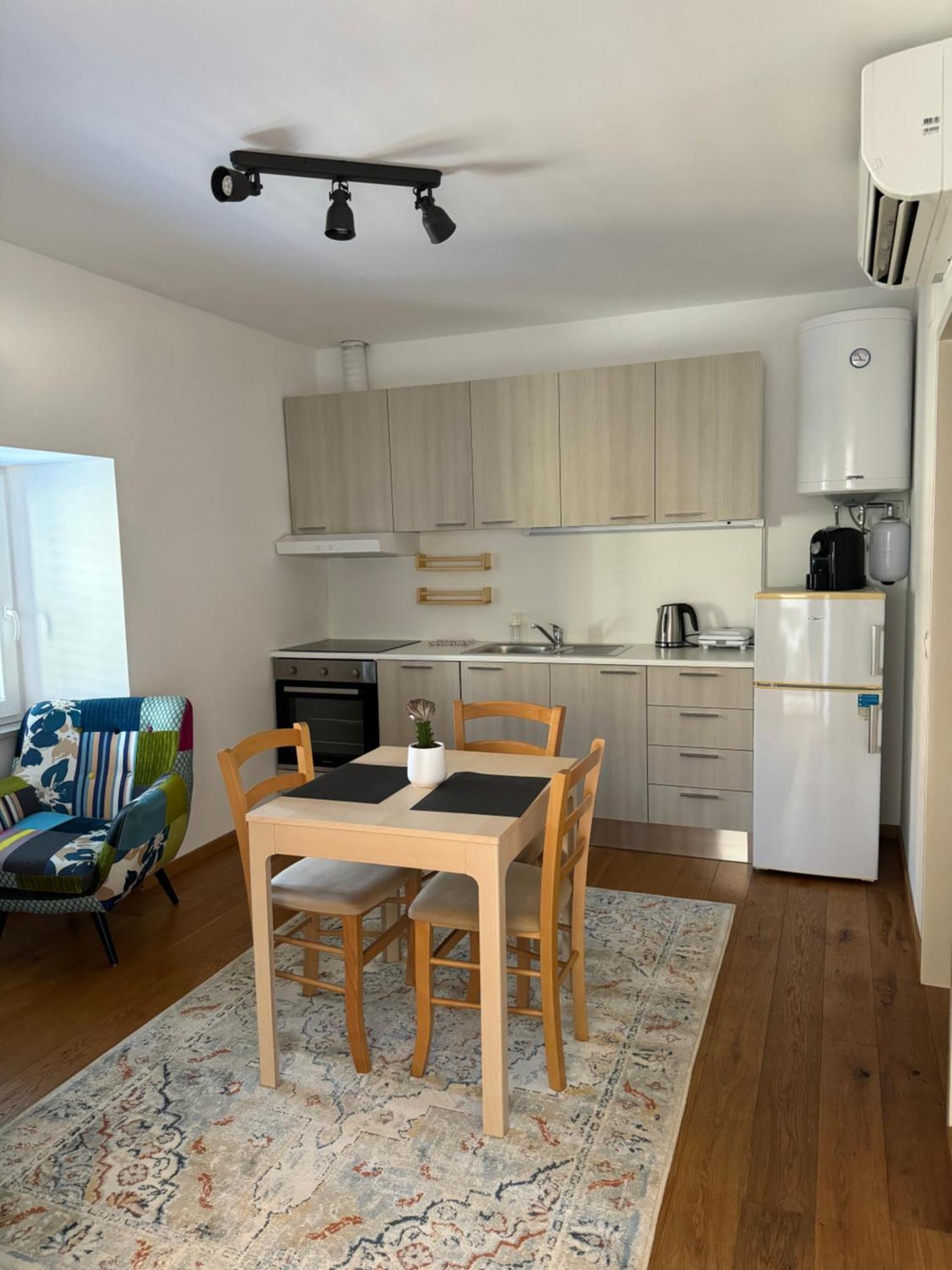 Santomas Apartments Smarje  Exterior photo