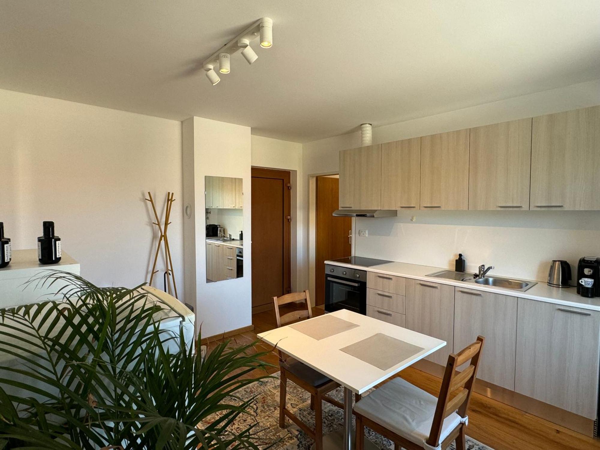 Santomas Apartments Smarje  Exterior photo